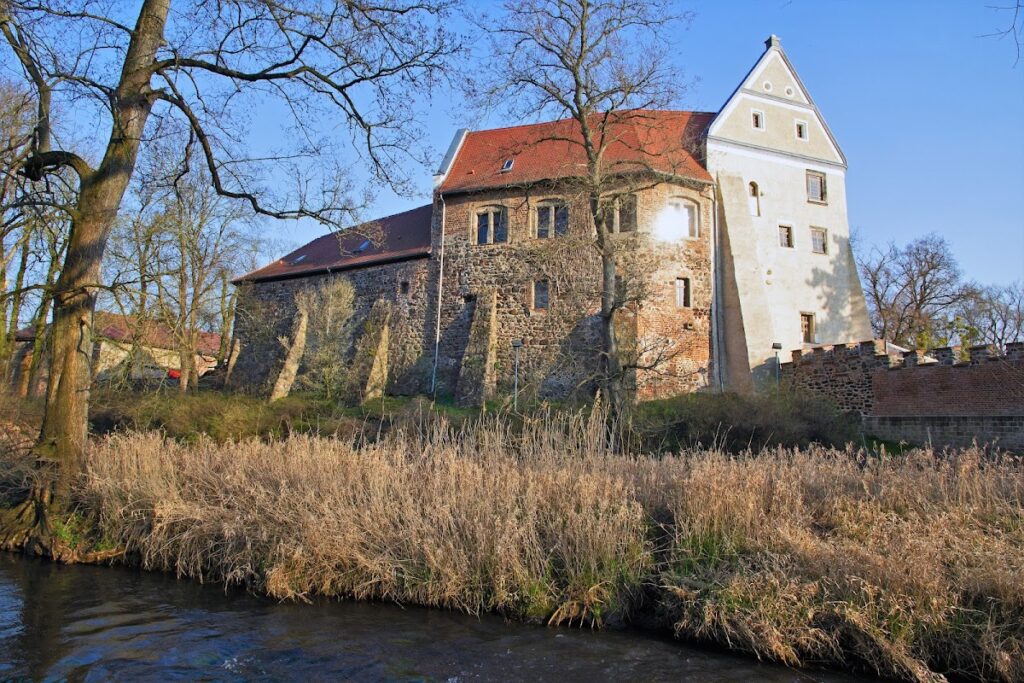 Burg Roßlau: A Moated Castle in Germany 2 Burg Roßlau