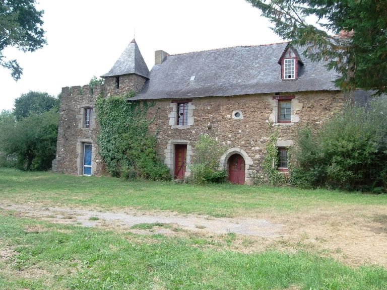Camp des Rouëts: An Early Medieval Military Camp in France