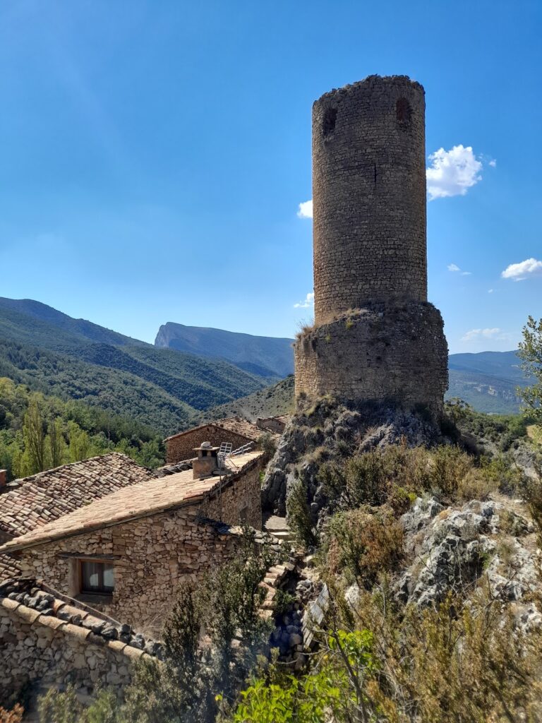Castell d’Alsamora: Medieval Lookout Tower in Spain