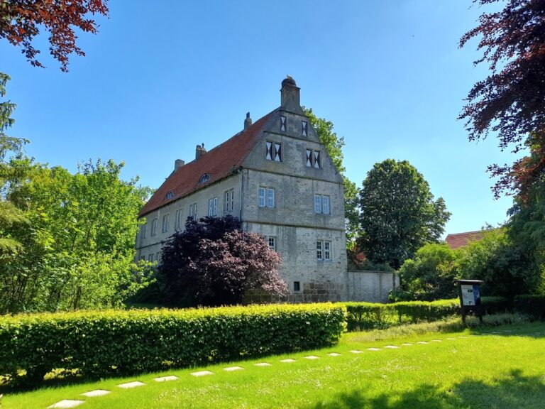 Burg Schlüsselburg: An Ecclesiastical Castle and Territorial Administrative Seat in Germany
