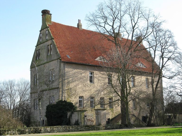 Burg Schlüsselburg: An Ecclesiastical Castle and Territorial Administrative Seat in Germany