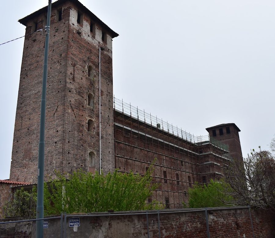 Visconti Castle: A Medieval Fortress and Civic Seat in Vercelli 2 Visconti Castle