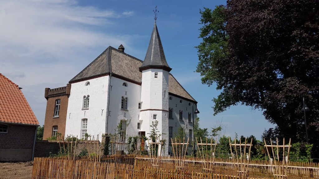 Kemnade Castle: A Former Moated Castle in Germany 1 Kemnade Castle