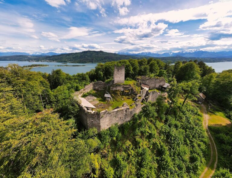 Burgruine Leonstein: Medieval Castle Ruins in Austria