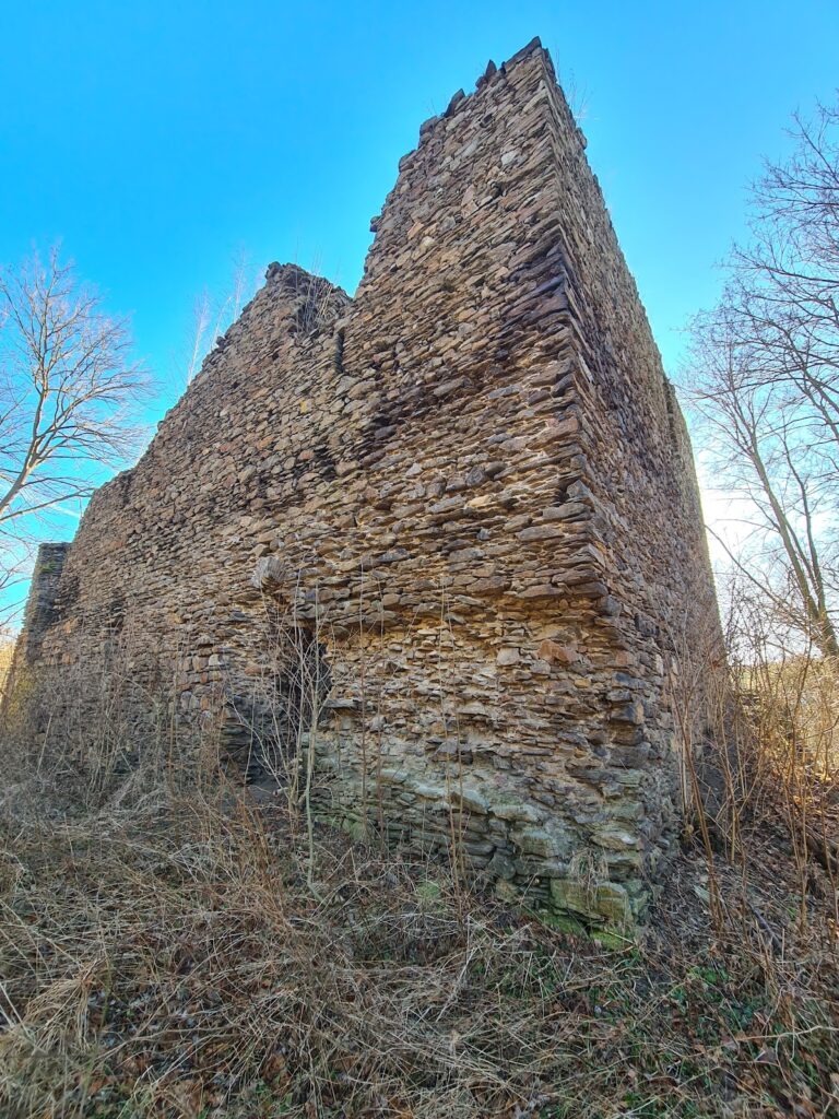 Burg Kempe: A Probable Customs and Refuge Castle in Saxony 2 Burg Kempe