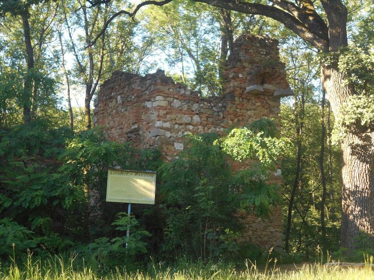 Ruine Hanselburg: An Artificial Hilltop Castle and Hunting Pavilion in Austria