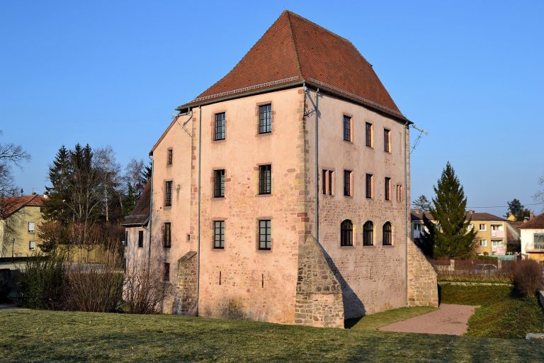 Château de Bucheneck: A Former Moated Castle and Museum in France