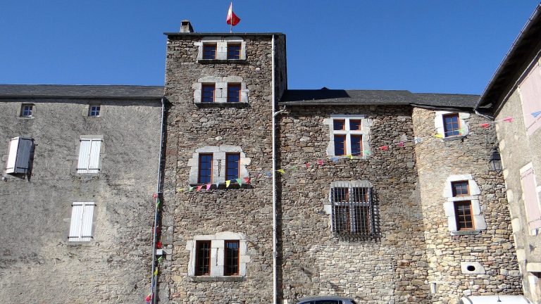 Château de Nages: A Medieval Fortified Castle in France