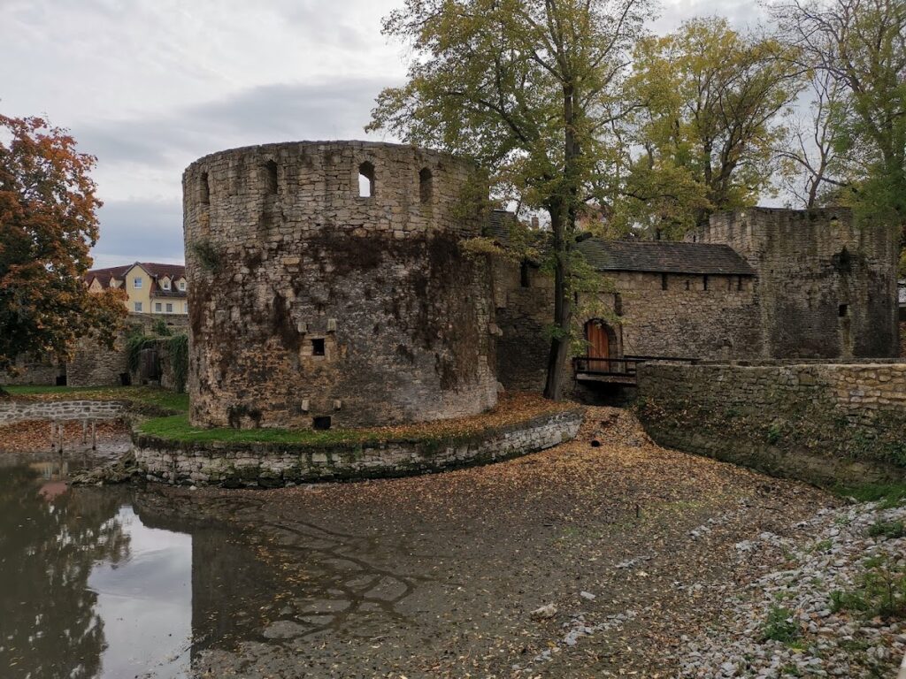 Schkölen Castle: A Medieval Water Castle in Germany 1 Schkölen Castle