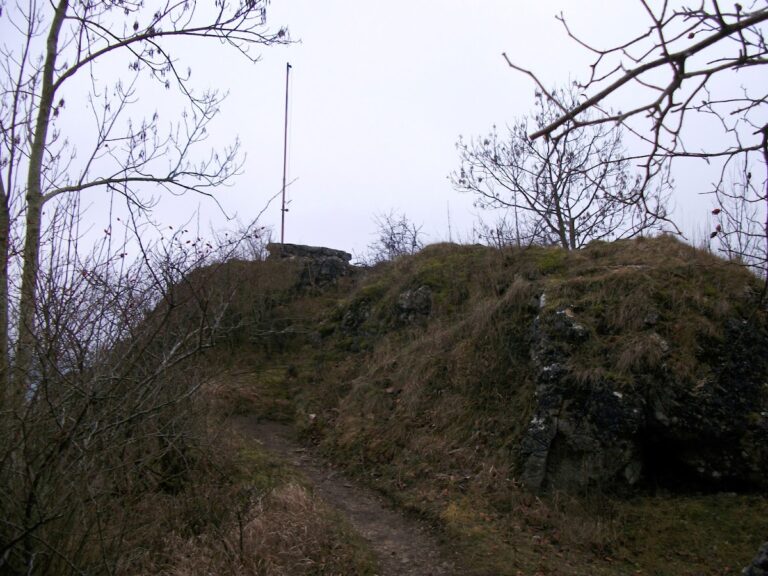 Burg Blauenstein: A Medieval Spur Castle above Blaubeuren