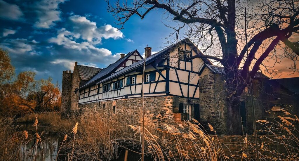 Kleeburg: A Medieval Water Castle in Germany 2 Kleeburg