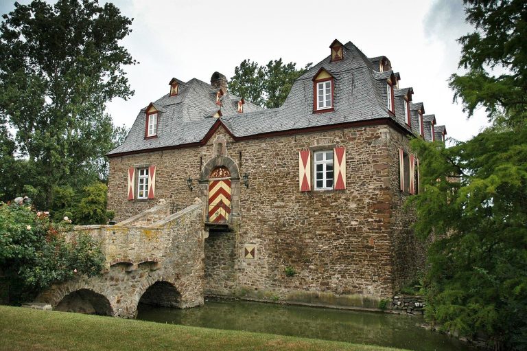 Kleeburg: A Medieval Water Castle in Germany