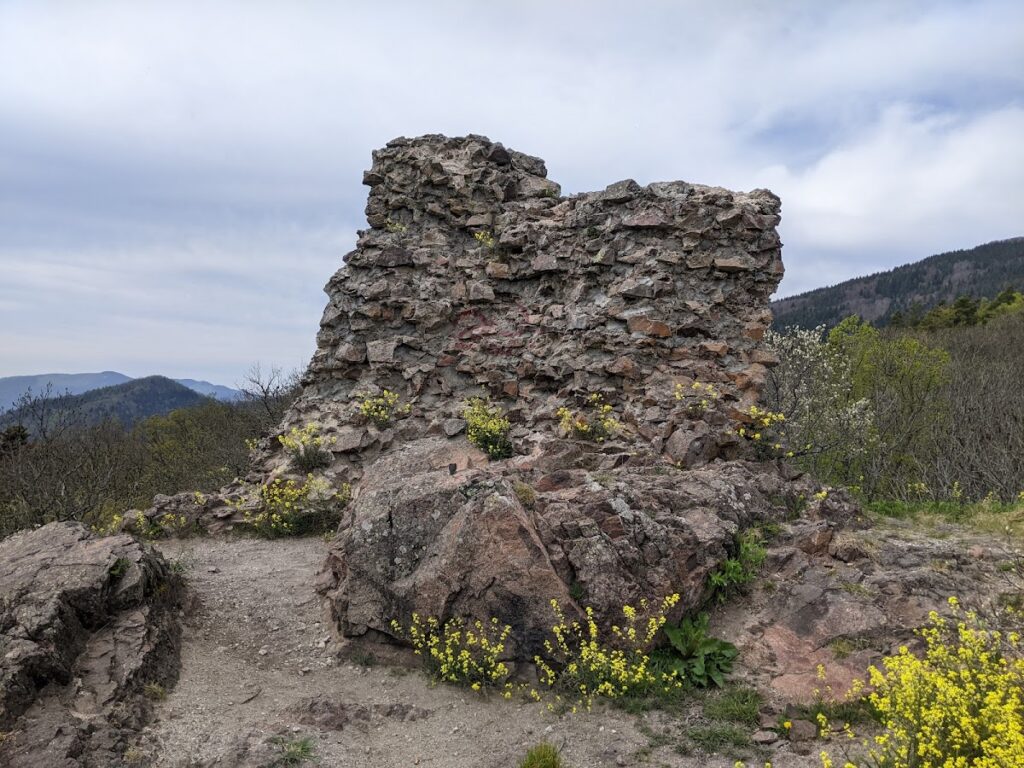 Herrenfluh Castle: A Medieval Fief and Mountain Ruin in France 2 Château du Herrenfluh
