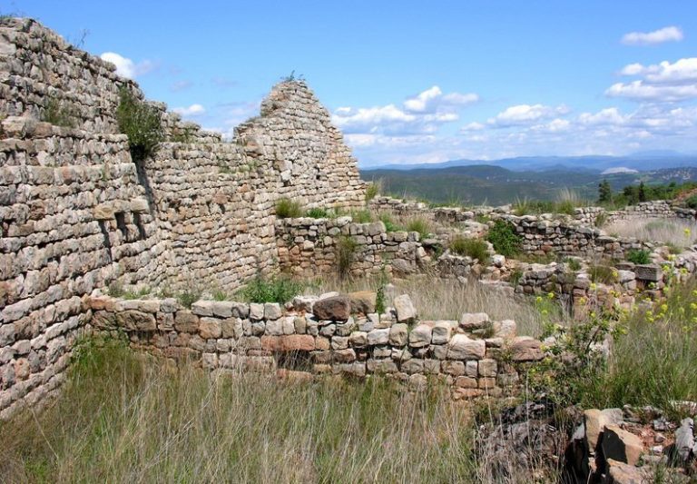 Castell de Sant Mateu: A Medieval Castle in Spain