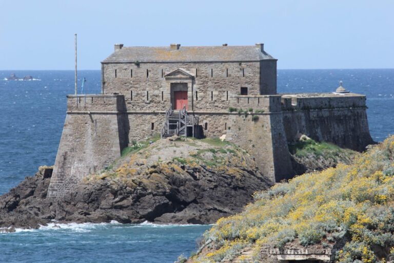 Petit Bé: A Coastal Fort Protecting Saint-Malo