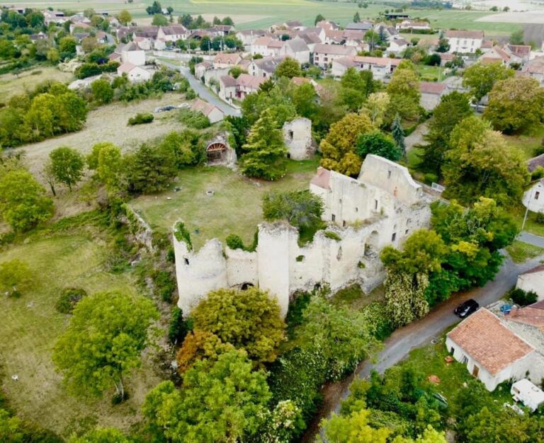 Château de Naves: A Medieval Fortified Castle in France