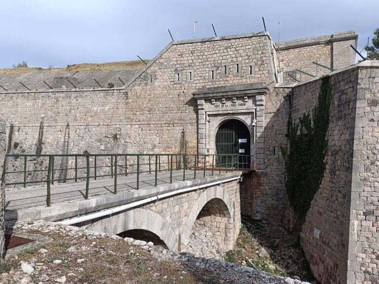 Fort de la Croix Faron: A Mountain Fortification at Toulon