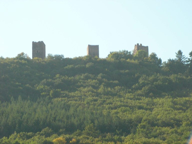 Château de Weckmund: A Fourteenth-Century Ruined Castle in France