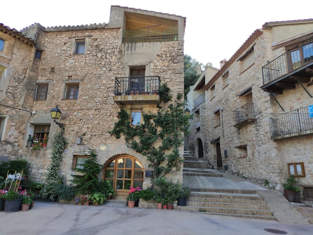 Castell de Vallespinosa: A Medieval Fortress in Spain 1 Castell de Vallespinosa