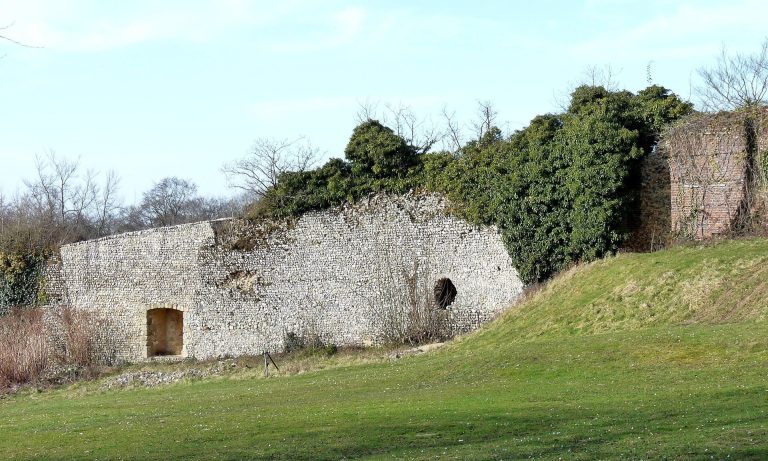 Château de Longueville: A Medieval Fortified Castle in France