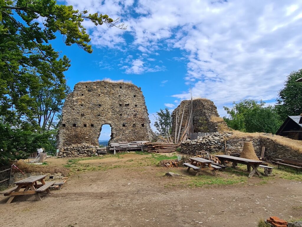 Orlík Castle: A Gothic Hilltop Fortress in Czechia 4 Orlík Castle