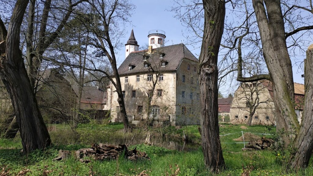 Schloss Noschkowitz: A Renaissance Castle and Manor Estate in Saxony 2 Schloss Noschkowitz