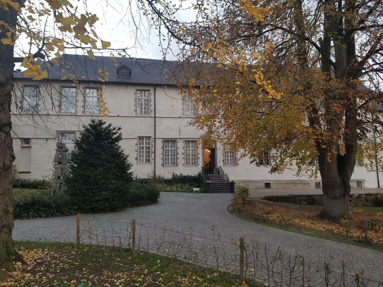 Egmontkasteel: A Historic Castle in Zottegem, Belgium