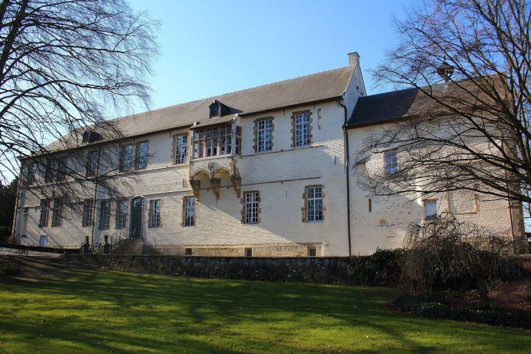 Egmontkasteel: A Historic Castle in Zottegem, Belgium