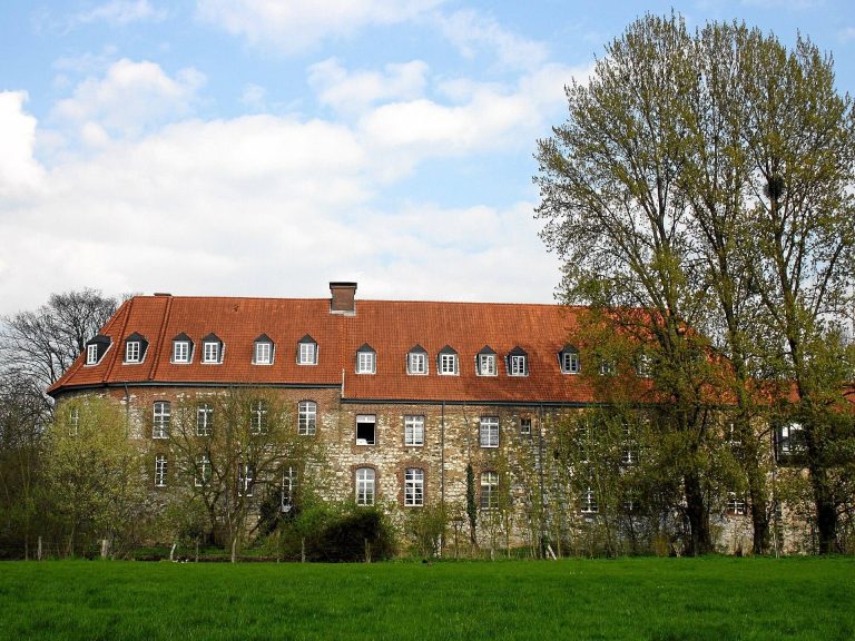 Burg Angermund: Medieval Border Fortress and Administrative Seat in Düsseldorf
