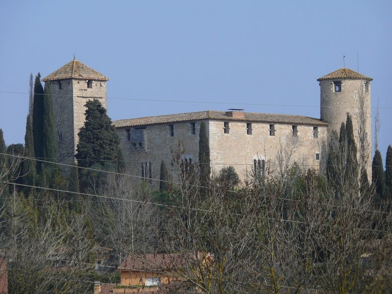 Palau Sacosta Castle: A Gothic Manor House in Girona