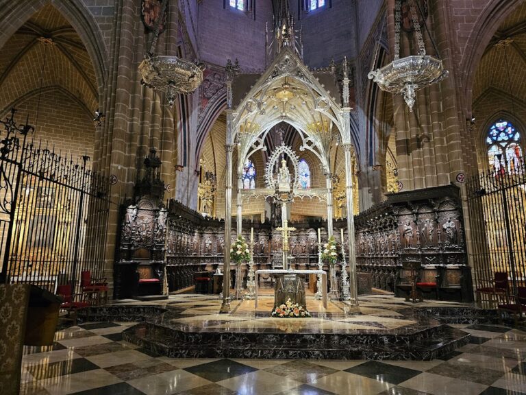 Pamplona Cathedral: The Principal Church of the Kingdom of Navarre