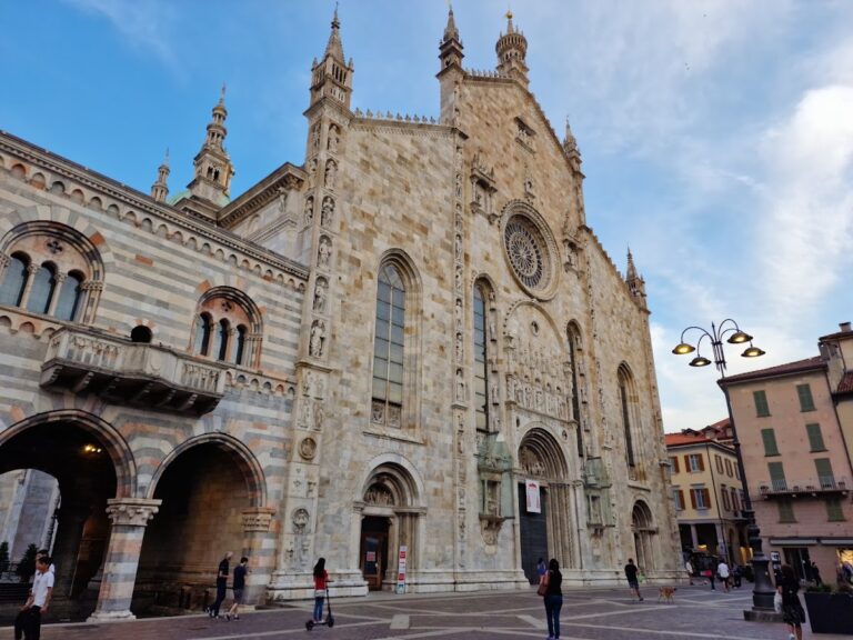 Como Cathedral: The Cathedral Church of Como, Italy
