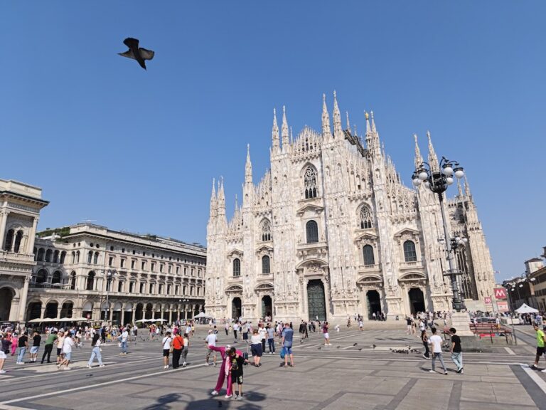 Milan Cathedral: The Metropolitan Cathedral of Milan