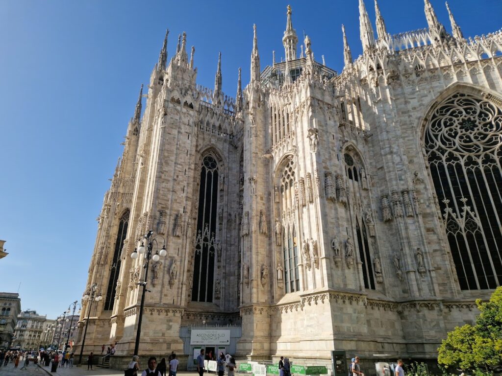 Milan Cathedral: The Metropolitan Cathedral of Milan 2 Milan Cathedral