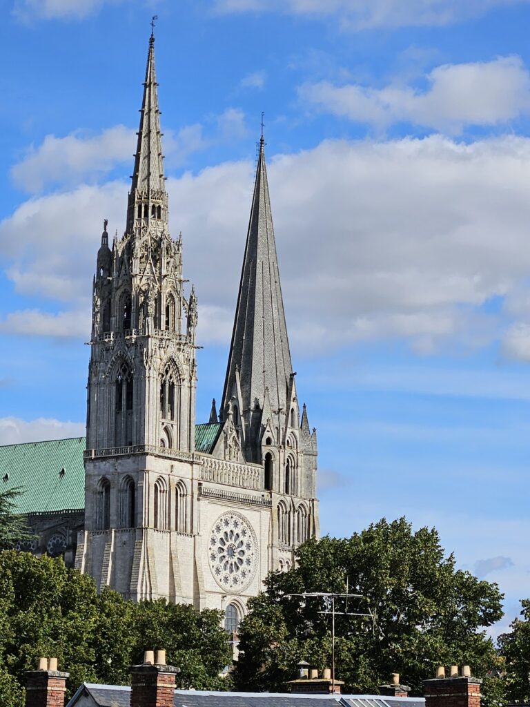 Notre-Dame de Chartres: A French Gothic Cathedral and Marian Pilgrimage Centre 2 Notre-Dame de Chartres