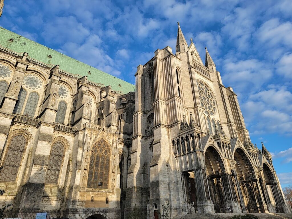 Notre-Dame de Chartres: A French Gothic Cathedral and Marian Pilgrimage Centre 5 Notre-Dame de Chartres