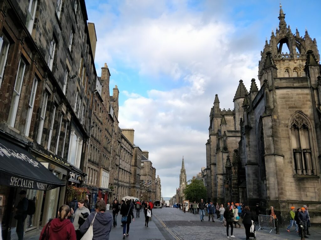 St Giles' Cathedral: Edinburgh’s Historic Parish Church and Former Cathedral 2 St Giles' Cathedral