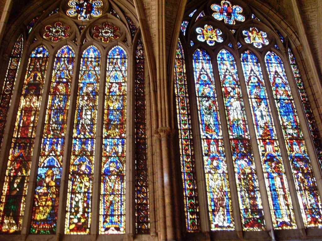 León Cathedral: A Gothic Cathedral and Episcopal Seat in Spain 4 León Cathedral