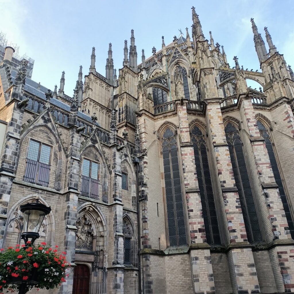 St. Martin's Cathedral, Utrecht: A Gothic Cathedral and Dutch Landmark 3 St. Martin's Cathedral, Utrecht