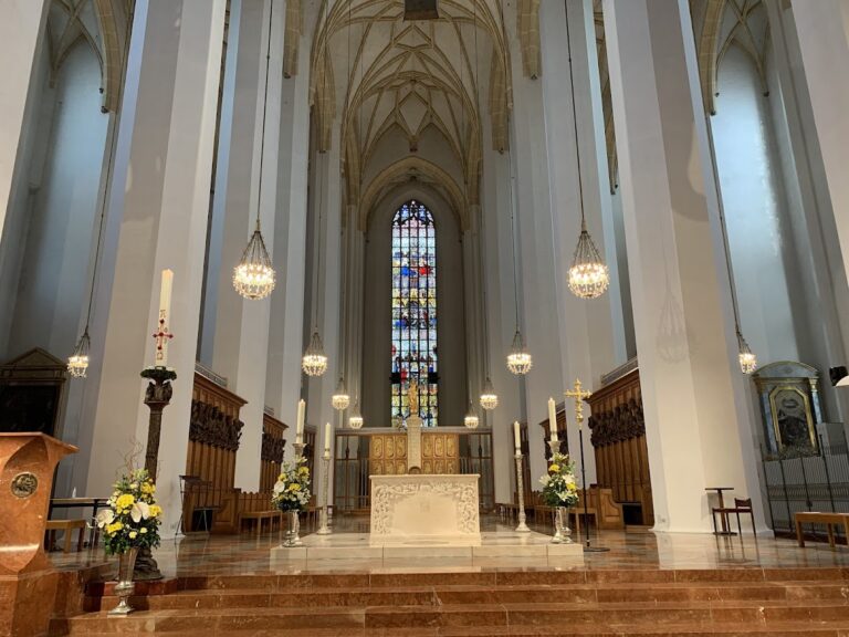 Frauenkirche: Munich’s Gothic Cathedral and Wittelsbach Burial Church