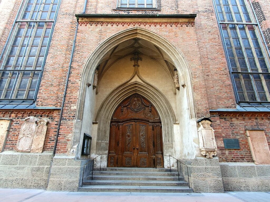 Frauenkirche: Munich’s Gothic Cathedral and Wittelsbach Burial Church 4 Frauenkirche