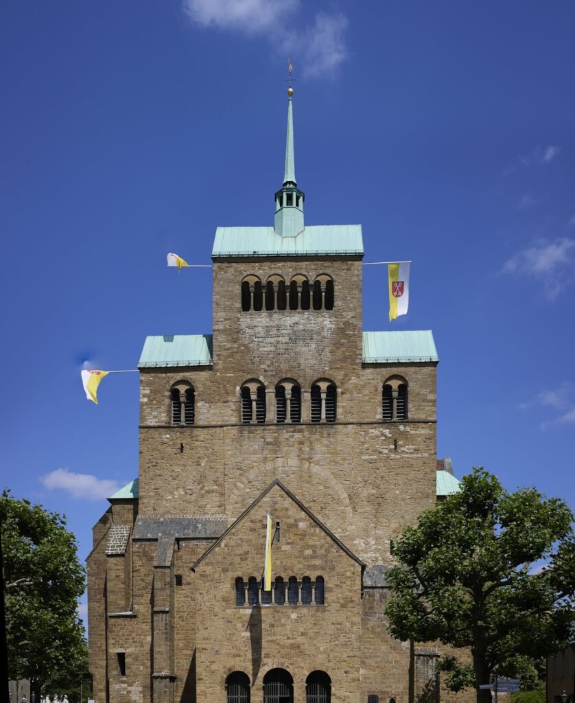 Minden Cathedral: A Roman Catholic Cathedral and Provost Church in Germany 1 Minden Cathedral