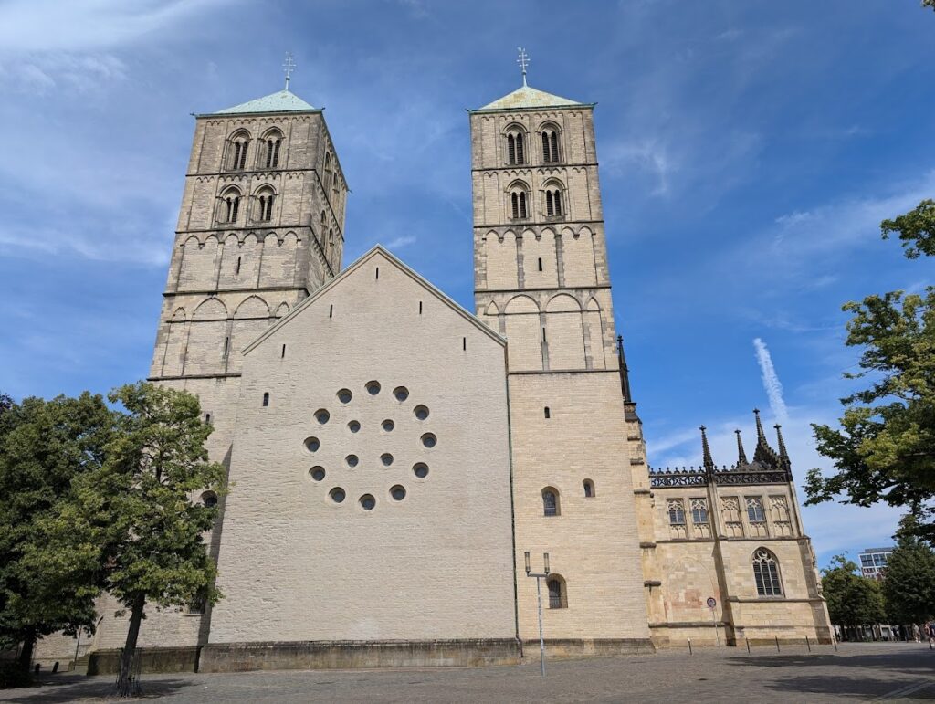 St.-Paulus-Dom: Münster’s Cathedral and Diocesan Church 2 St.-Paulus-Dom