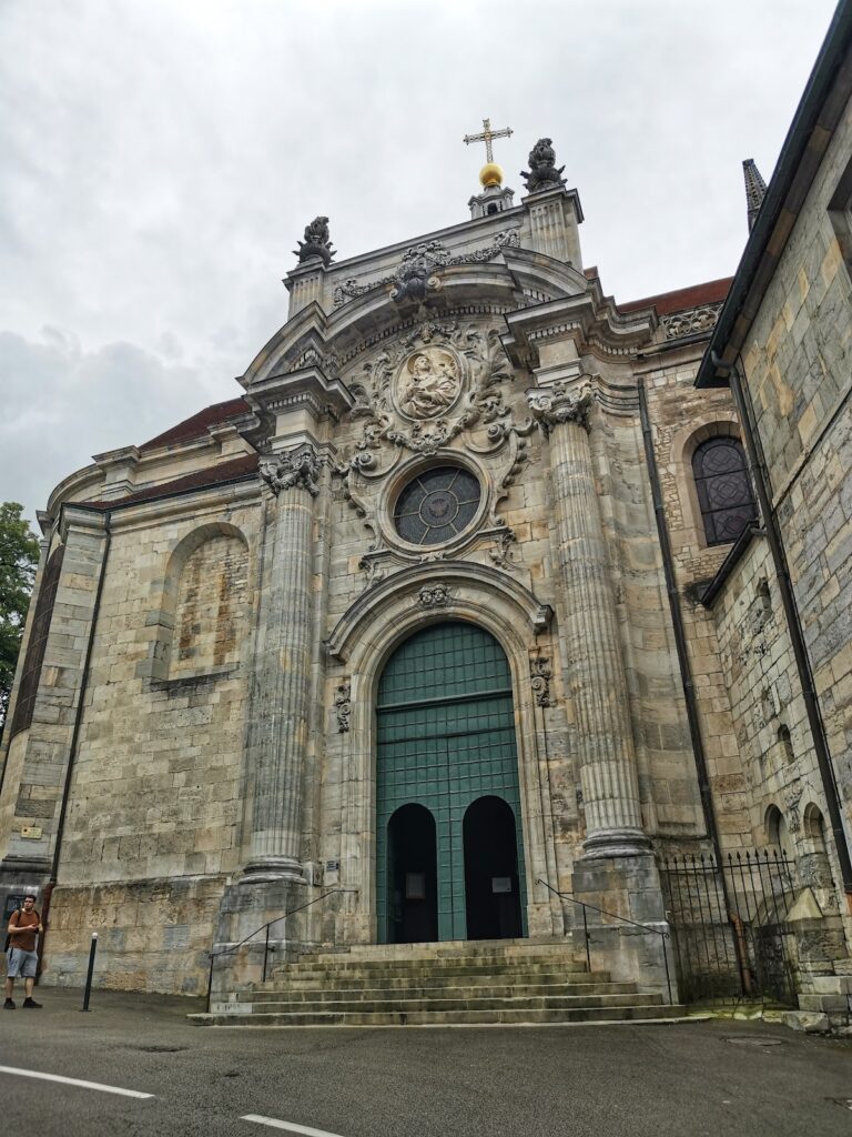 Besançon Cathedral: A Romanesque-Rhenish Cathedral in France 2 Besançon Cathedral
