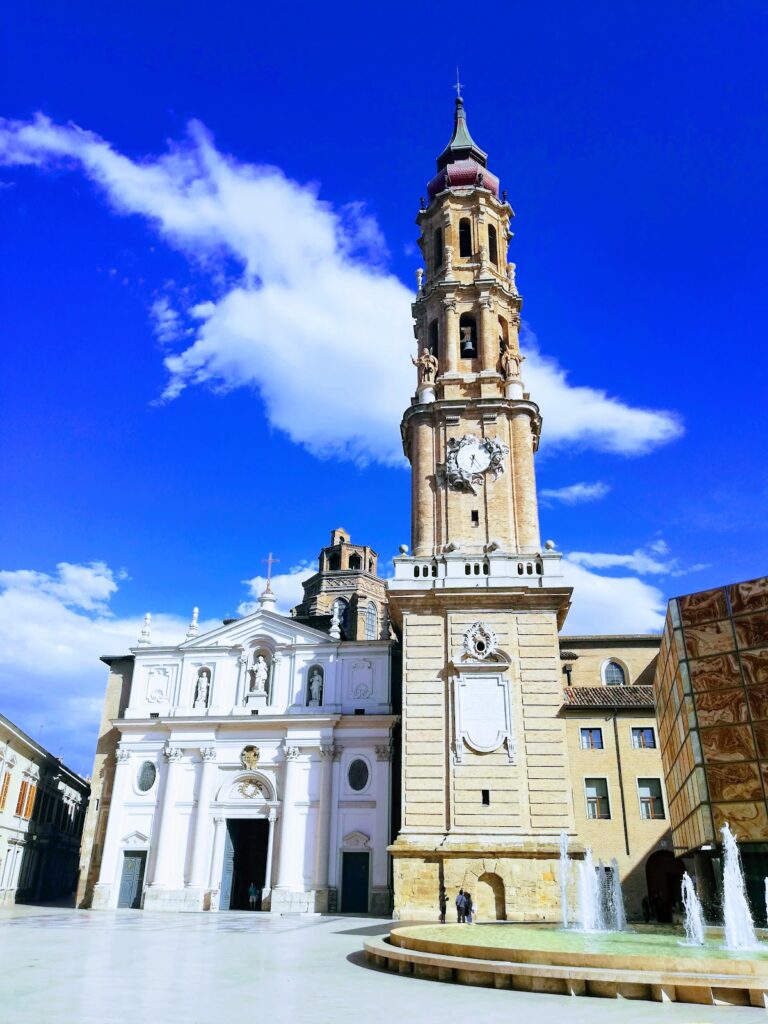 Cathedral of the Savior in his Epiphany of Zaragoza: A Cathedral Shaped by Many Traditions