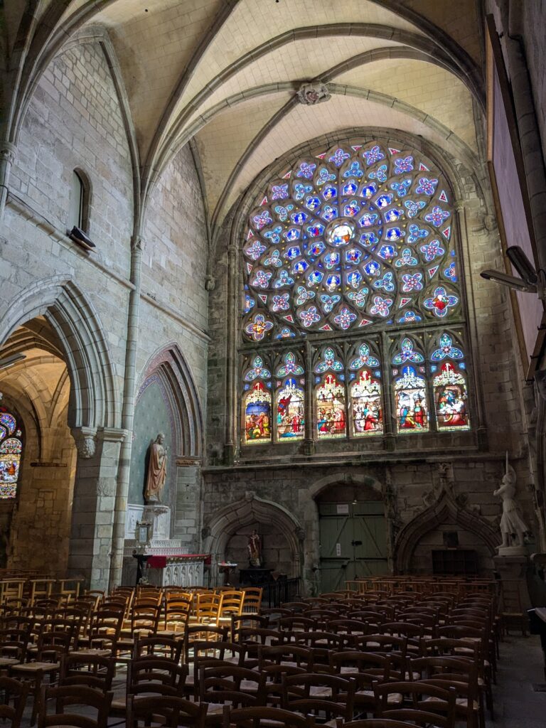 Saint-Pol-de-Léon Cathedral: A Gothic Cathedral and Parish Church in France 5 Saint-Pol-de-Léon Cathedral