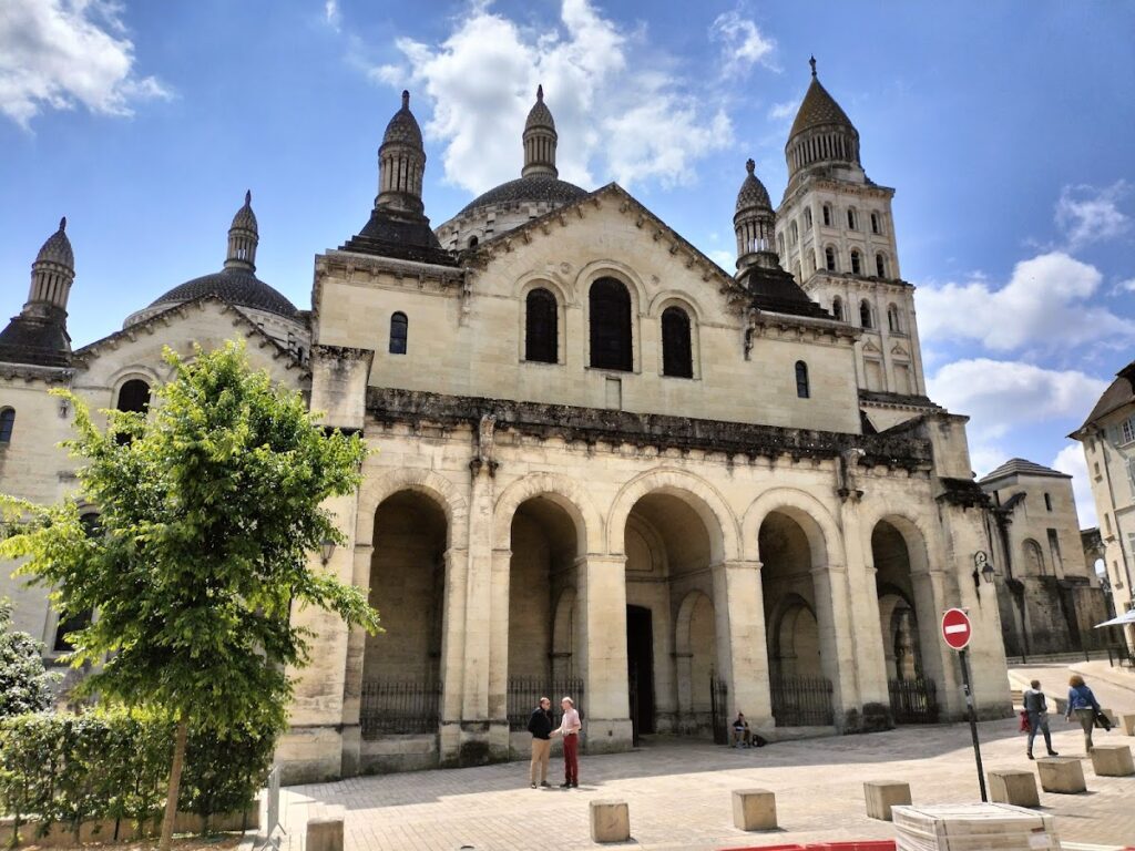 Périgueux Cathedral: A Romanesque and Byzantine-Influenced Cathedral in France 2 Périgueux Cathedral
