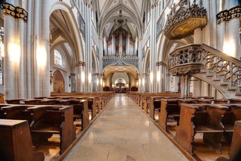 Fribourg Cathedral: A Gothic Cathedral and Historic Parish Church in Switzerland