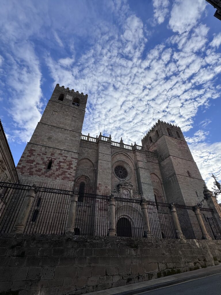 Sigüenza Cathedral: Medieval Episcopal Cathedral and Fortress in Spain