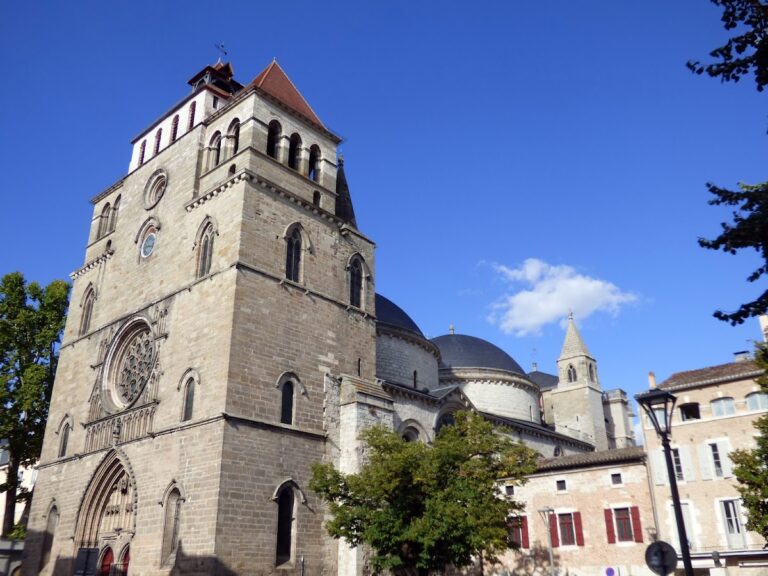 Cahors Cathedral: Cathedral and Seat of the Diocese of Cahors